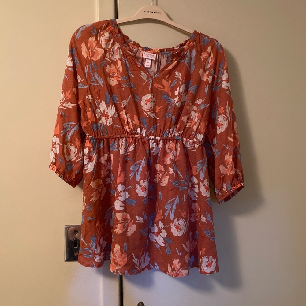 Ingrid & Isabel Maternity Blouse - Picture 2 of 4